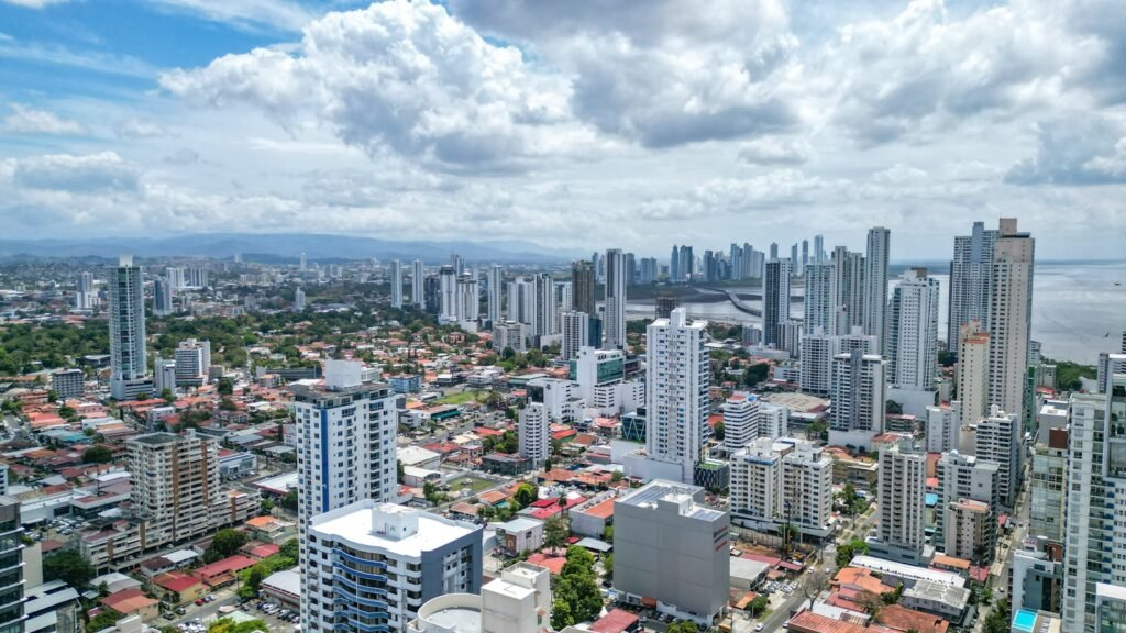 San Francisco, Panamá, Provincia de Panamá, Panamá
a view of a city with tall buildings