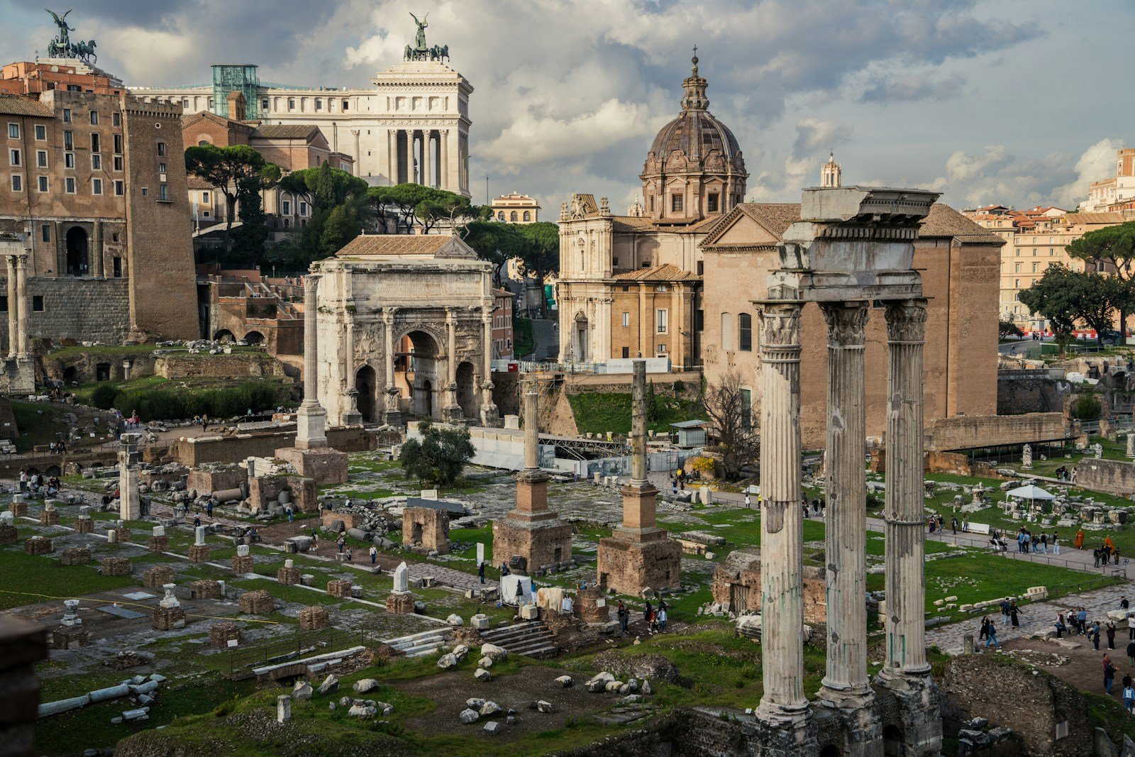 Palatine Hill Travel Guide A view of a cemetery in a city