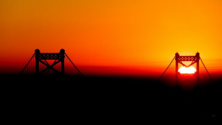 philadelphia travel guide golden hour over bridge during sunset