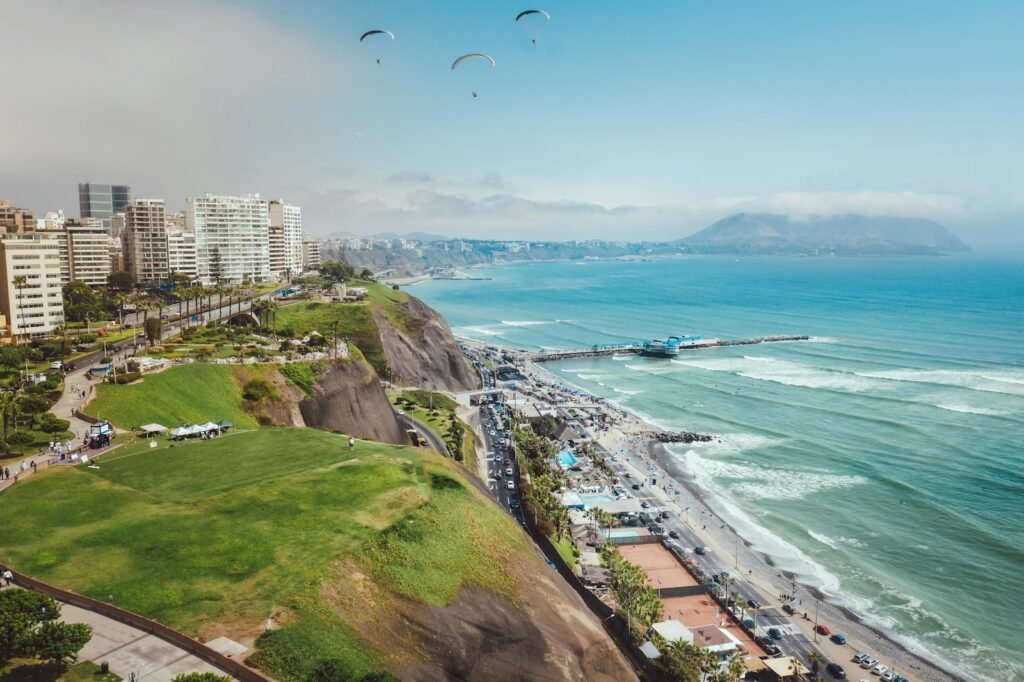 Miraflores - Lima, Perú
city on island during day